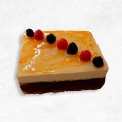 Tarta mousse de queso y brownie